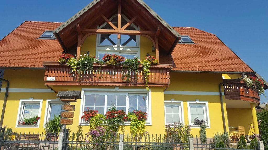Appartement And With View On *